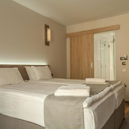 Hugo Hotel Varna Bagian luar foto